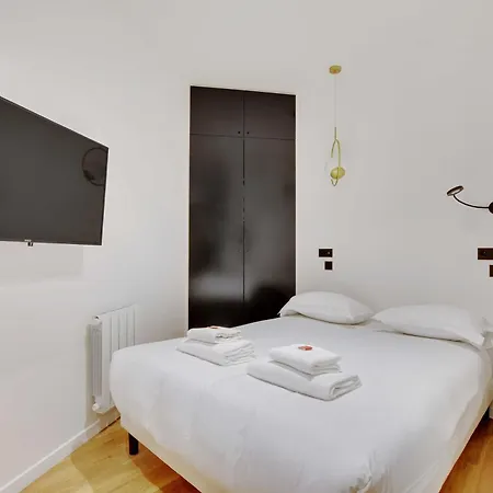 Stunning 2br Opera Appartamento